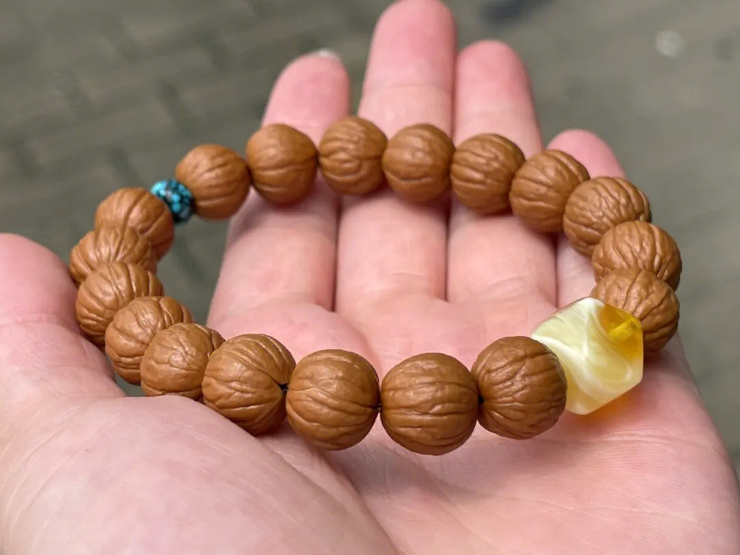 文玩|有没有适合，夏天盘玩的手串？