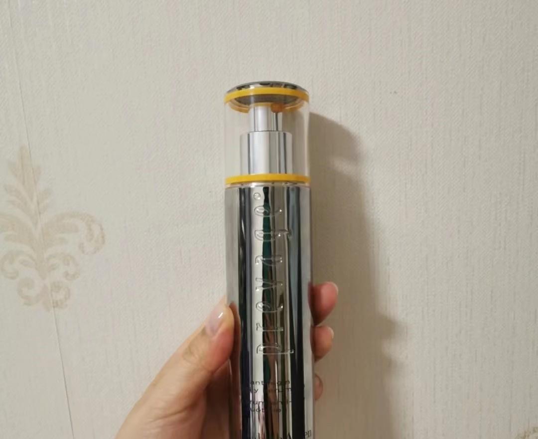 美容 4款适合混油皮的抗老精华：质地清爽、肤感舒适，你在用哪款？