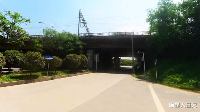 骑行武汉城区三环线边联合路：穿9座桥梁而过，环境像迷宫一样