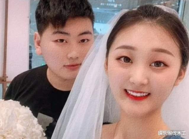 陈亚男|陈亚男新恋情疑似曝光，男方手的位置引争议，网友：这也是富二代