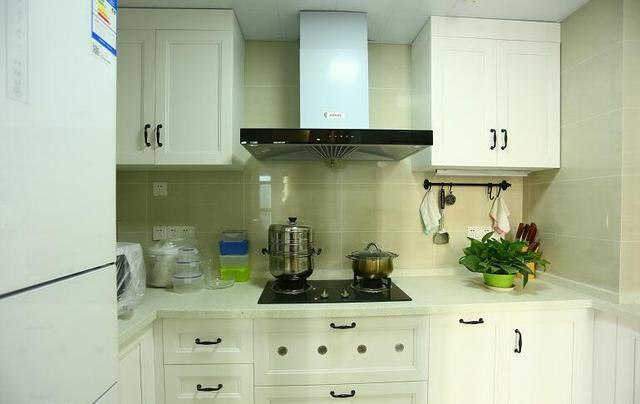 75平米的小户型,简装设计温馨舒适,装修成本12万,朋友说真好看