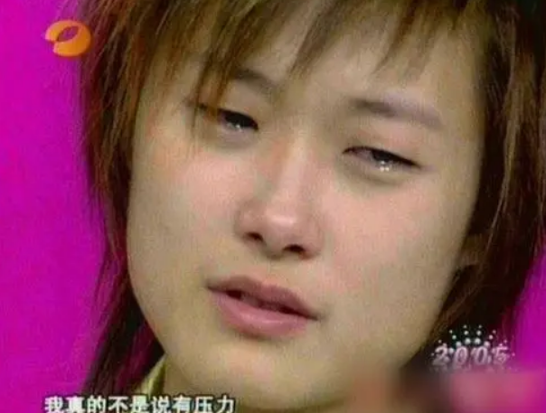 超级女声李宇春：坐在轮椅上痛哭，曾2次遭父亲劝退娱乐圈