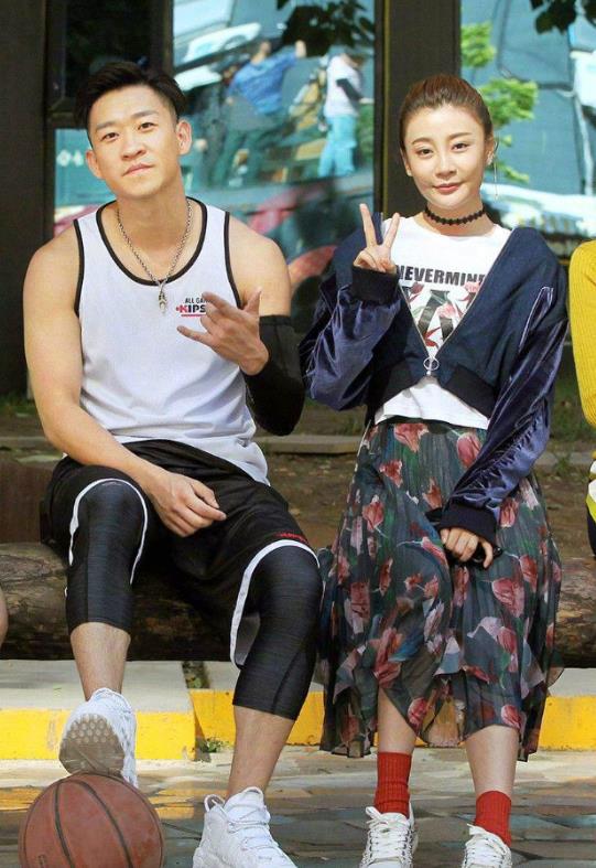 曹云金|有种“差距”叫曹云金与唐菀,离婚没多久,两人现状天差地别