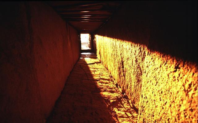 学者在距今5000年的史前古墓,发现通往另一个世界的门户