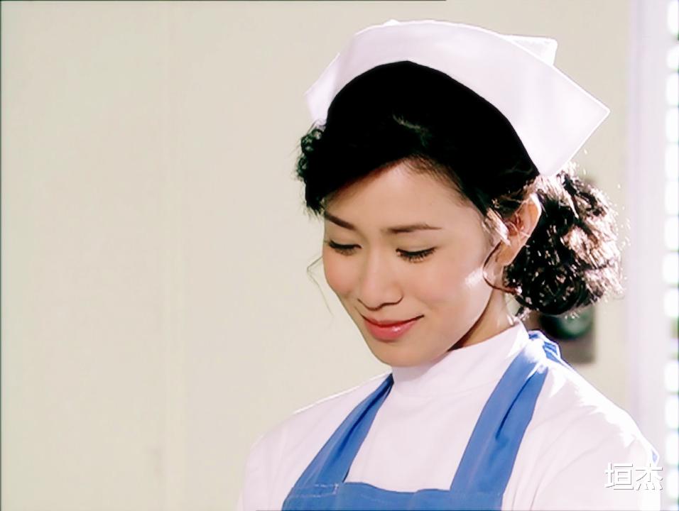 佘诗曼|佘诗曼：专注事业忽略爱情，爱孩子却错过生育年龄，47岁仍单身