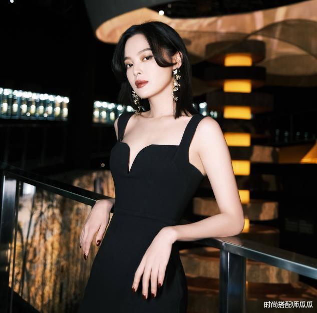 春夏穿搭 ?那些越老越耐看的女人，脸上常常有这三个特征，中一个就赢了