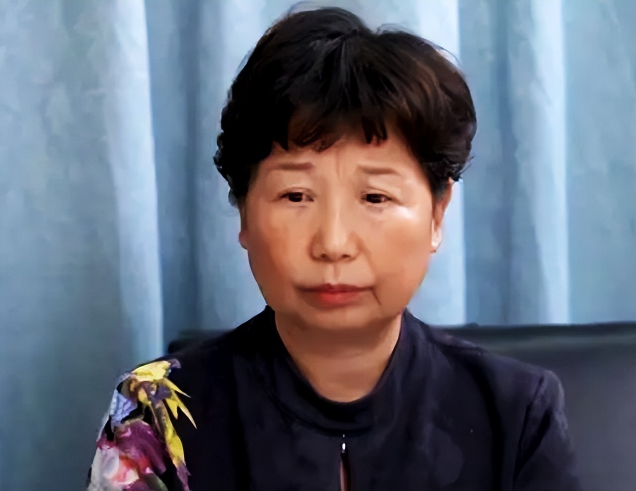 杜新枝|柴桑指责郭爸胡说,杜新枝学张兰为儿卖卤蛋,网友:蛇鼠一窝