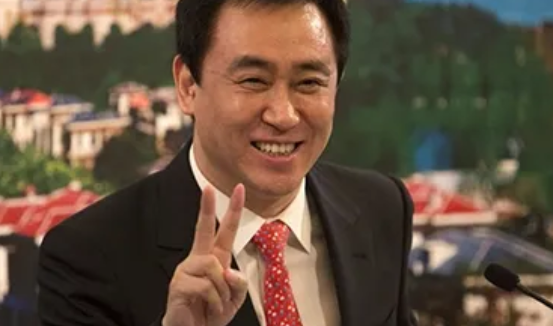 许家印|许家印:从富可敌国,到背负20000亿债务,究竟是为何?