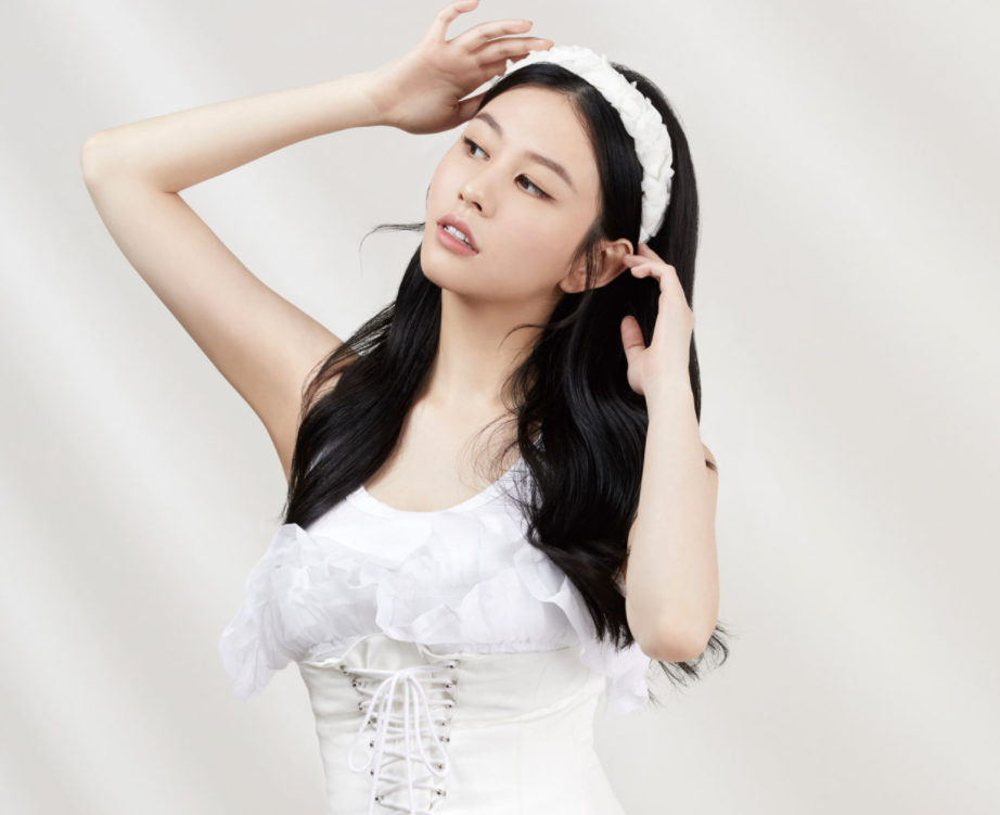 邱淑贞|邱淑贞女儿盛装参加晚宴,与千亿富三代合影,已融入名流圈!