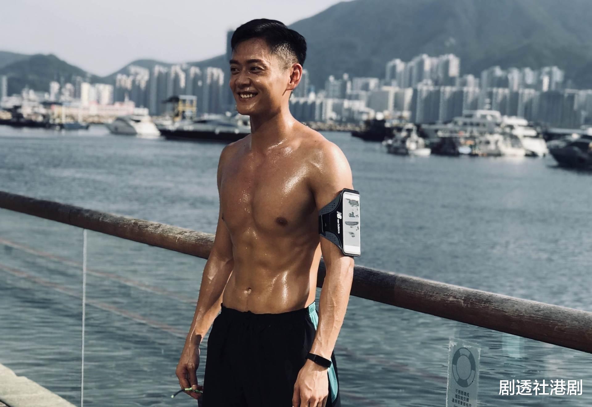 |恭喜!TVB知名男星好事将近,女神女友已积极融入家中关系融洽