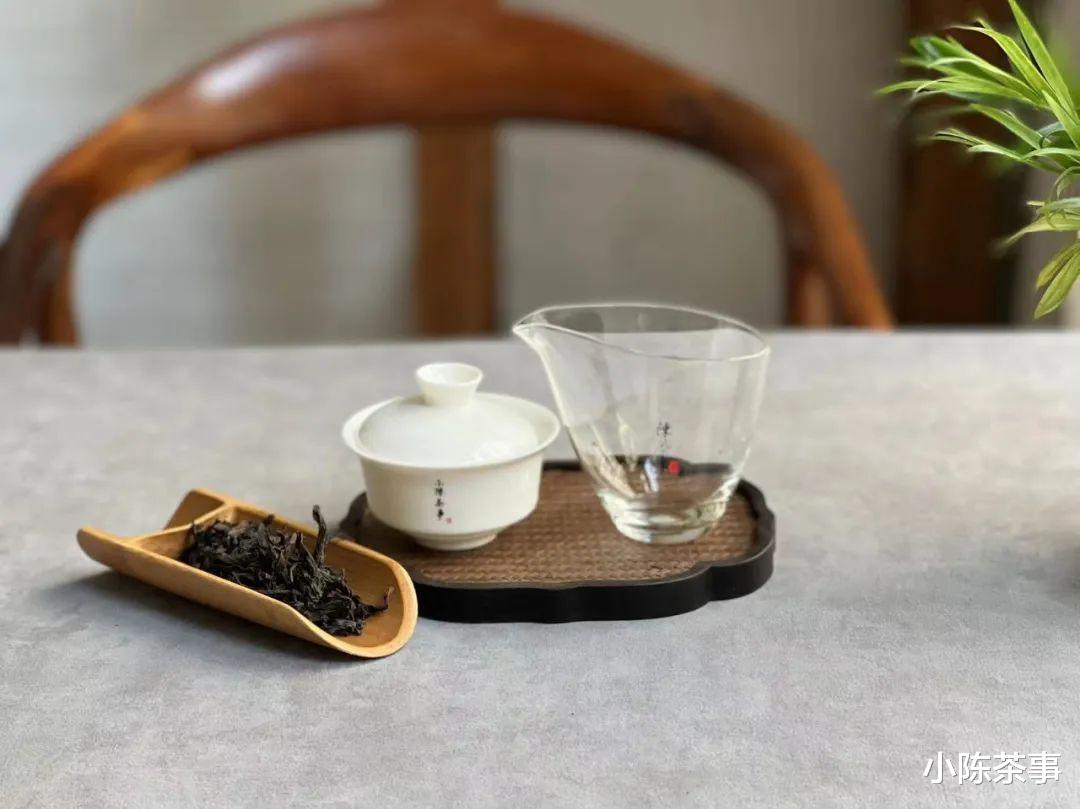 |陈年岩茶用紫砂壶泡，汤感更稠滑？3个细节, 读出了紫砂壶冲泡之密