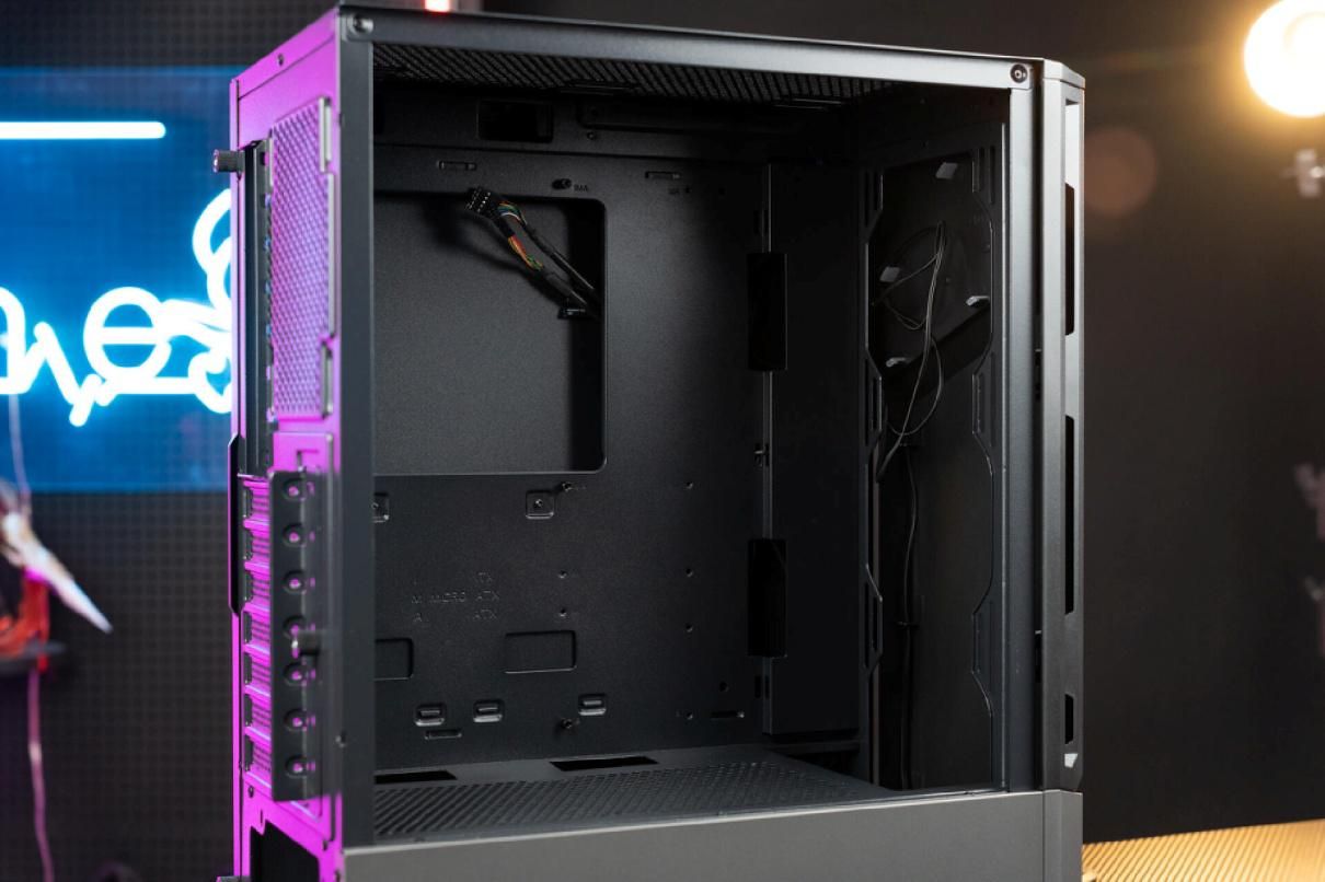 机箱|二百机箱,三百电源,我居然配了700多霓虹线