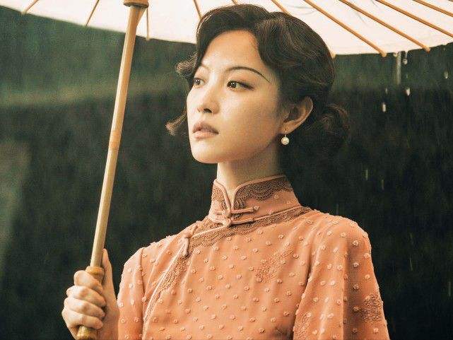 许晴|许晴被换脸后：杨紫新剧、倪妮新剧、王一博新片都有可能复活了