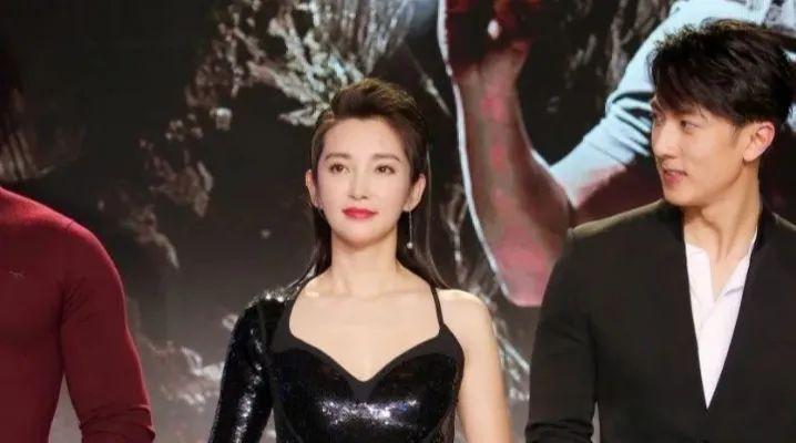 魏大勋|“靠吸旗下艺人血赚钱”！她才是内娱最大女魔头？