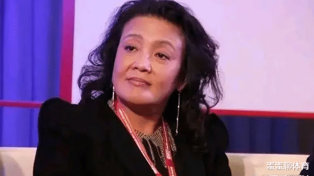 |张兰眼睛都哭红了