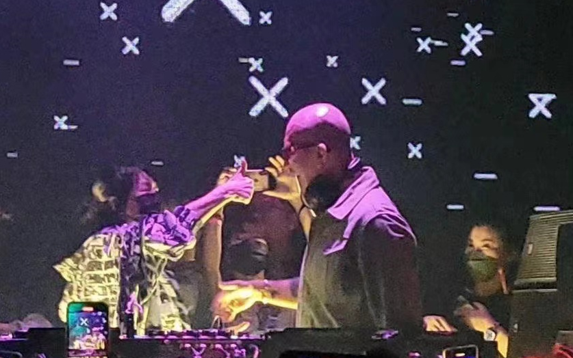 具俊晔|大S带老公聚餐！穿衬衫嫩成少女，53岁具俊晔猛男体型好有安全感