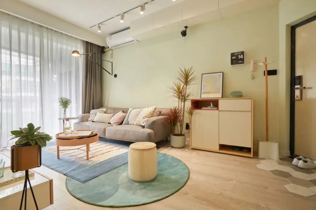 90后小夫妻爆改78㎡老破小,巧妙改动墙体,让空间通透更显大气