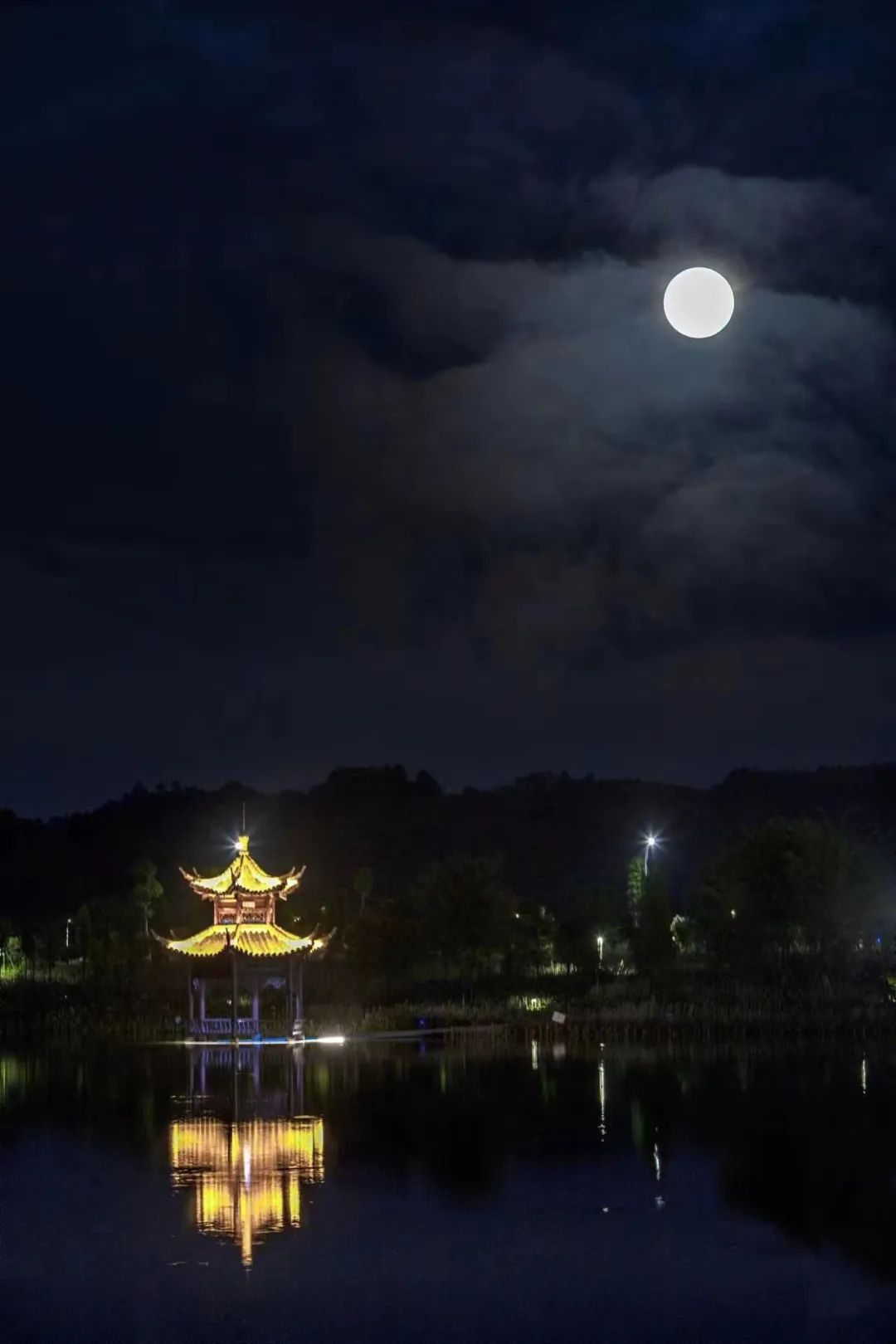 |爱上彭山夜色，100个理由都不够！