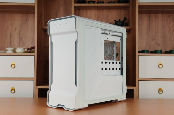 机箱|新的一年新的归来，追风者(PHANTEKS) PK518幻影白新色鉴赏