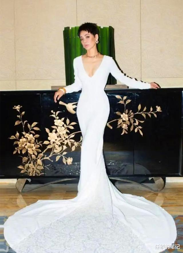 王紫璇|有一种性感，叫“腰臀比”刚刚好，再低调，这几位女明星也藏不住