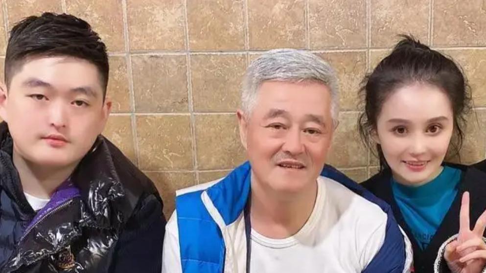 赵本山|赵本山女儿好事将近！与男友已拍婚纱照，男方大7岁硕士学历