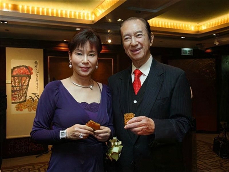 赌王|给赌王擦背2个月,护士郑咏诗变亿万富婆,嫁普通人后如今怎样?