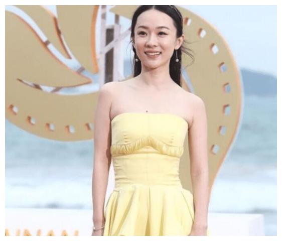 tes战队 39岁蔡卓妍“开挂”式长开，发福后不显臃肿，高调挑战透视裙，却美出新高度