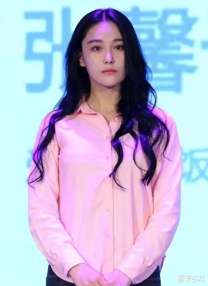 张馨予|张馨予自拍VS他拍,原来有些人生来就是“吃这碗饭”的