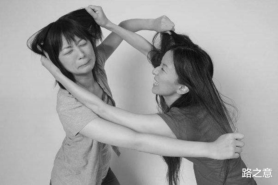 婆婆收养一对双胞胎,竟导致女子毒死三子女!2002年东莞杀子案