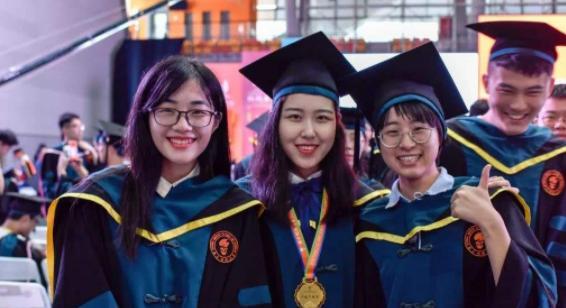 运势|北大文科博士“不幸运”求职,报考教师四处碰壁,考公也上岸无门