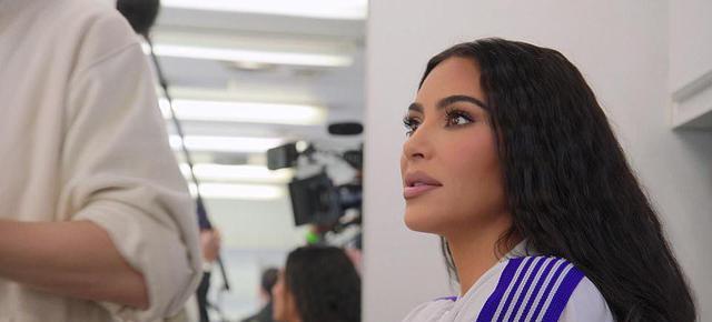 金·卡戴珊|金·卡戴珊仓库放30000件衣服，如同卖场，离婚坎耶后穿衣遇瓶颈