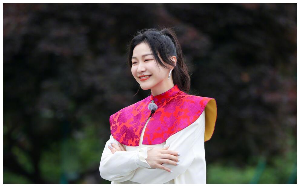 金靖的“使坏”，倪虹洁的“另类”，让这期《跑男》成功封神