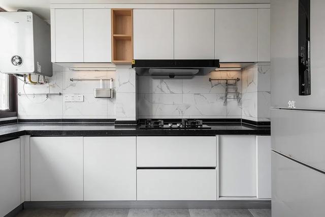 江苏夫妻的“穷装”新房火了,装修简约高级,越住越舒服