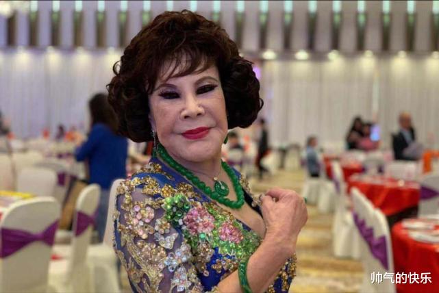 霍英东|“殡仪之星”黄夏蕙：曾没名分为富豪生6子，如今带货被嘲像妖怪