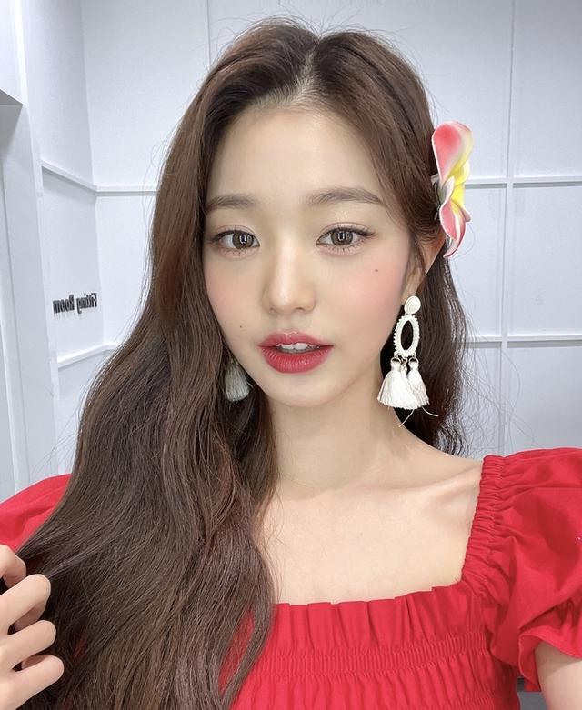 张员瑛|IVE张员瑛2022《音乐银行》年中结算特辑表演歌甜人美引热议！