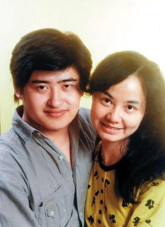 刘欢|刘欢：与妻子相识9天就闪婚，却在一起35年，女儿貌美如花