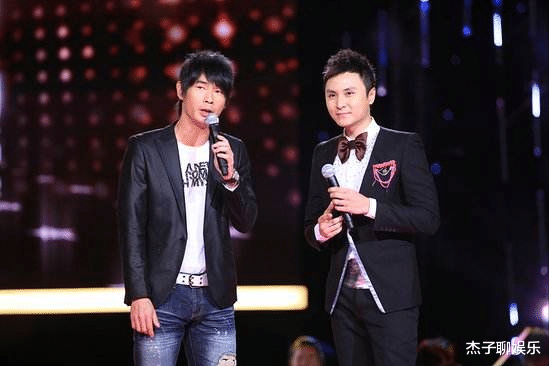 主持人|过气主持人有多卑微?蹭朋友热度不说,还公开在舞台上求职