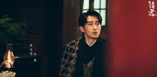 李沁|李沁新剧将上映，红衣路透照惊艳众人，搭档任嘉伦又是一部爆款