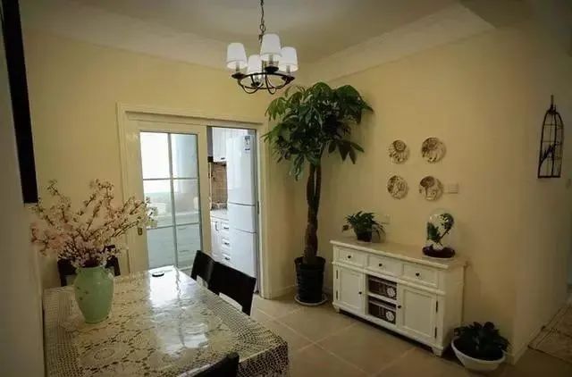 我家108平新房，入户玄关美呆了，装修花18万，朋友都说太值了！