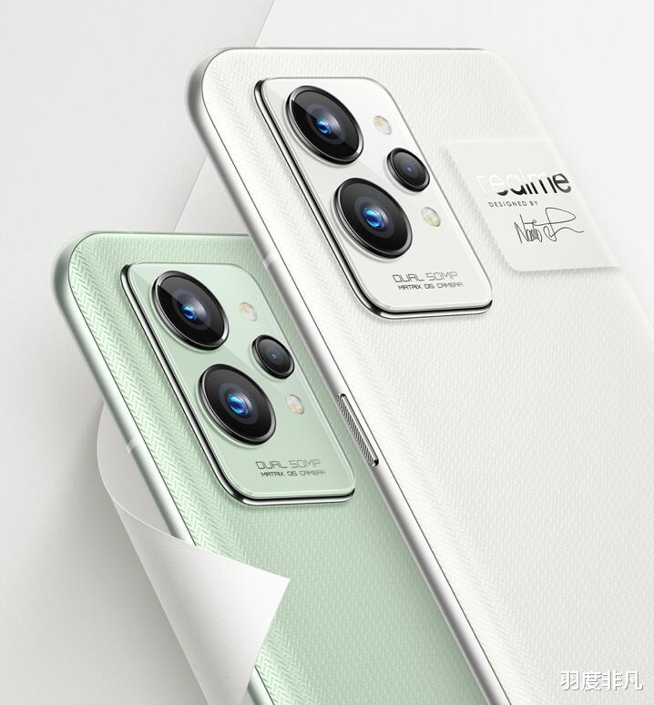 小米科技|5款驍龍8旗艦后蓋對比，小米12系列：全靠友商襯托