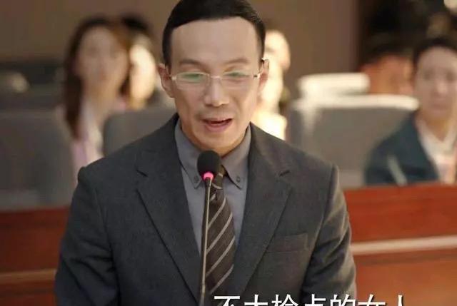 同样被骚扰,女人可以光明正大地告,而男人就要遮掩,这剧太真实