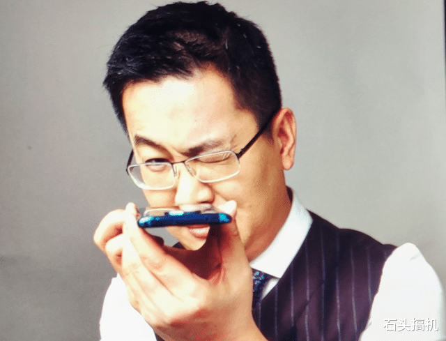 红米手机|卢伟冰眼光太毒，Redmi K50一下集齐三款神U！天玑8100数据出炉