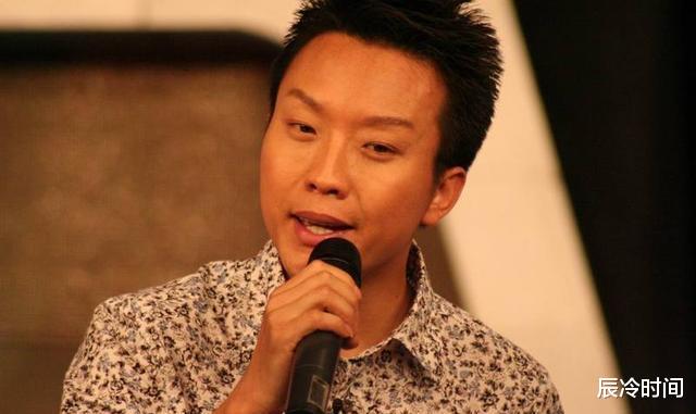 小姐姐|李玉刚：成名前身上全是刀疤，成名后梅葆玖怒斥他是个小丑