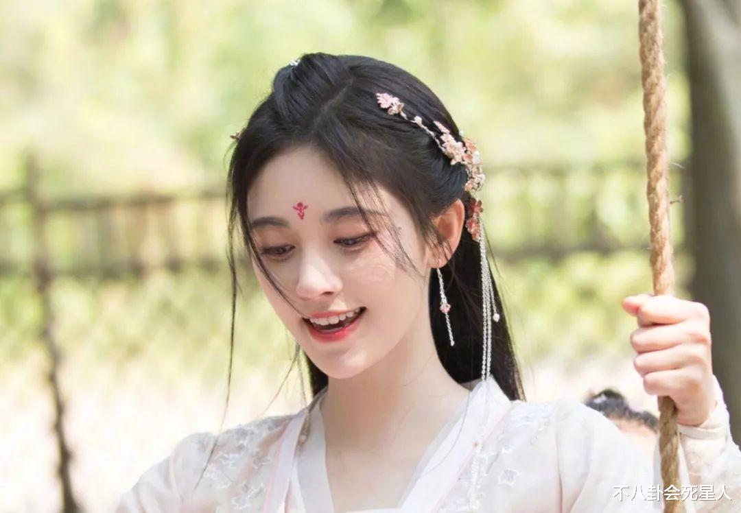 肖战|在泰国最火的明星是谁？肖战、热巴登顶，鞠婧祎第二，杨紫第三