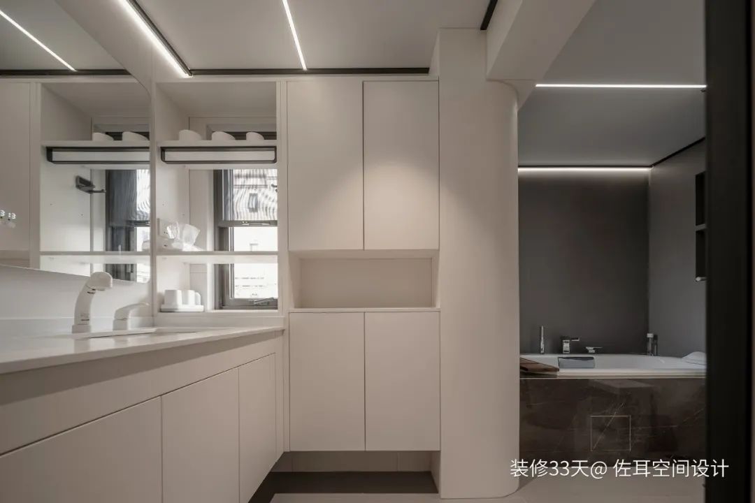 装修设计:125平现代简约素雅温馨三室