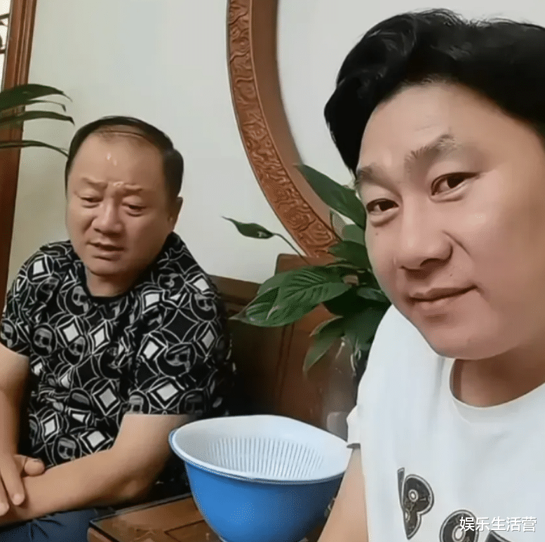 皮长山|皮长山辞职后，去广坤家聚餐，王小蒙长贵也在，网友：一群白眼狼