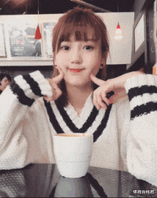湖人队|美女网红为爱献身！招募强力中锋加盟湖人！老詹和追梦正在积极探讨！