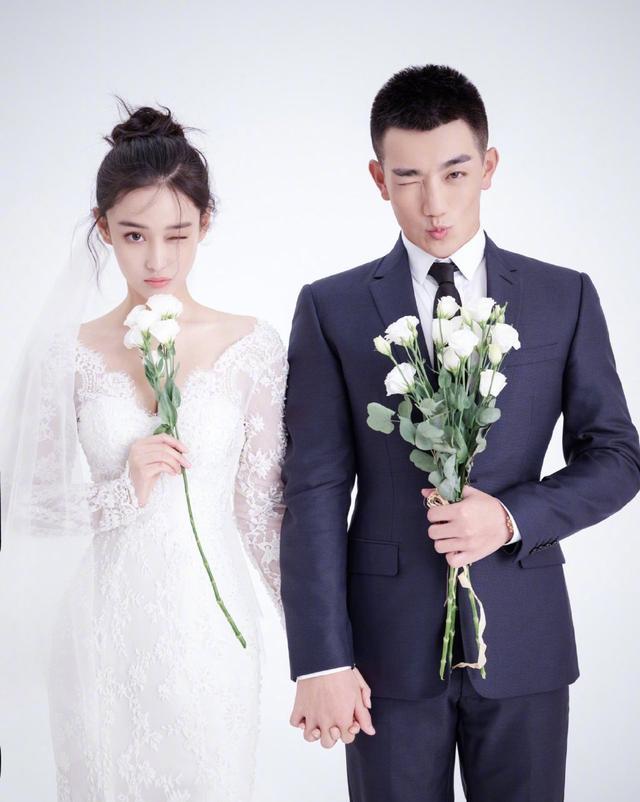 王子文|何捷把张馨予当成女儿宠！他的手机里全是她，叫她“小孩”太甜蜜