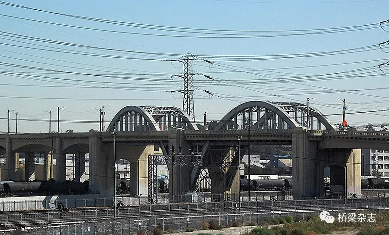 克罗地亚|【海外桥讯】克罗地亚佩列沙茨大桥完工在即、迪拜无限桥开通