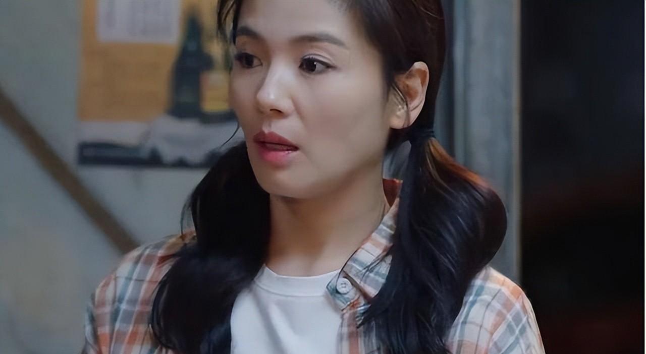 伊能静 强行扮嫩、动脸成瘾、为减肥切胃洗肠，女星的畸形审美好恐怖